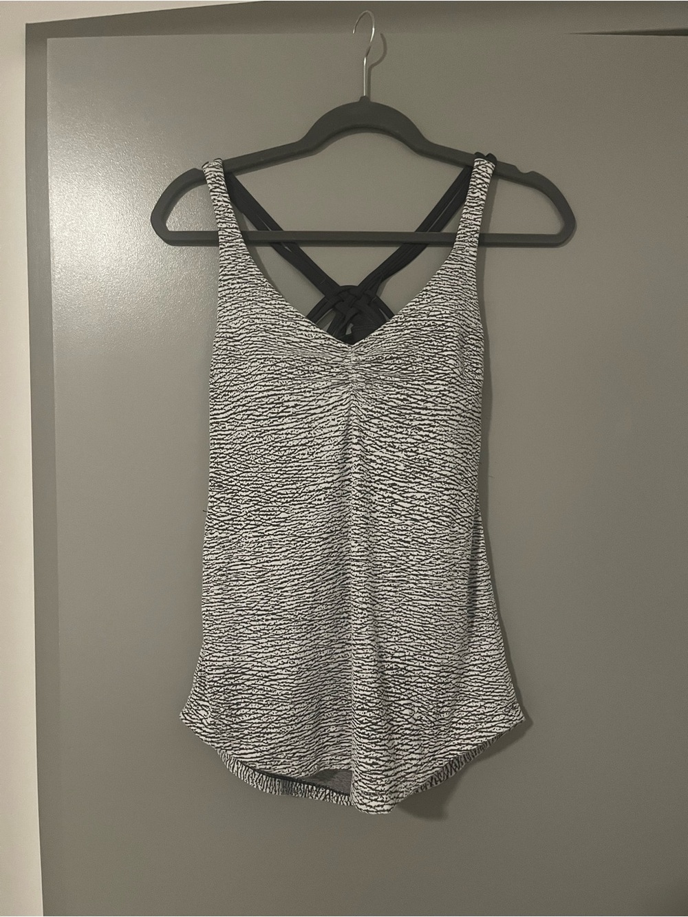 Lululemon Size 4 Tank with built in bra